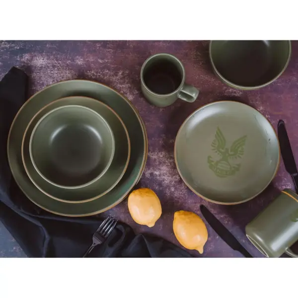 Robe Factory LLC HALO Master Chief 117 Stoneware 8-Piece Dinnerware Set | Plates, Bowls, Mugs