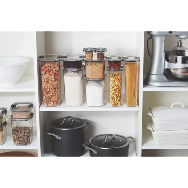 Rubbermaid Brilliance 19.9 cup Pantry Airtight Food Storage Container