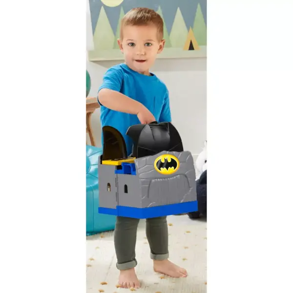 ​Fisher-Price Little People DC Super Friends Batcave