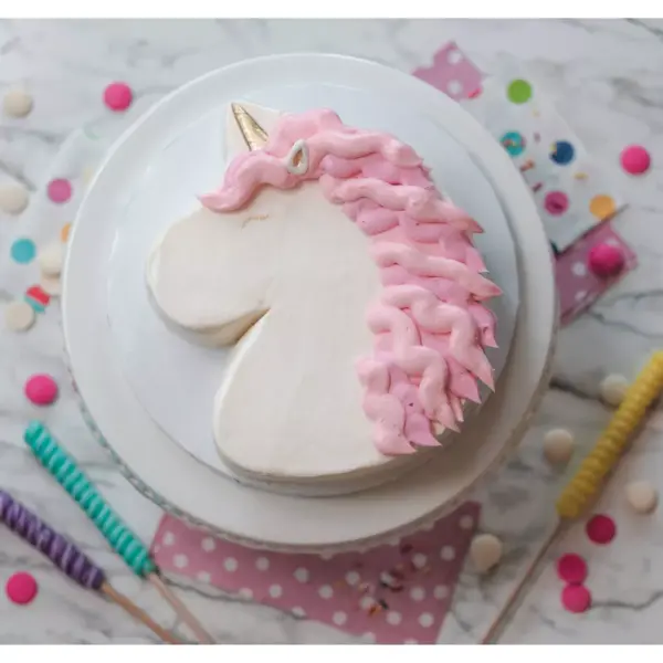 Handstand Kitchen Rainbows and Unicorns Unicorn Cake Making Set