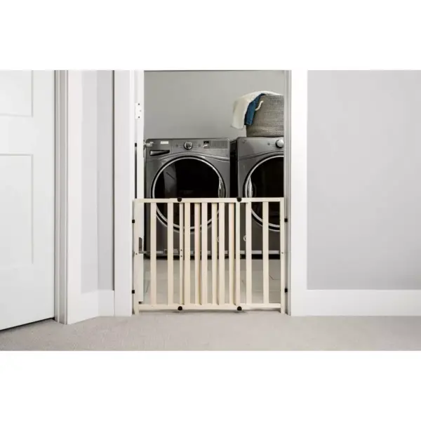 Regalo Wooden Expandable Safety Gate