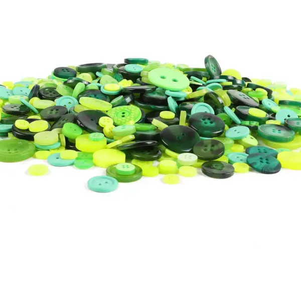 700 Pieces Round Green Resin Buttons 0.8-3cm with 2 and 4 Holes for DIY Crafts, Sewing and Scrapbooking