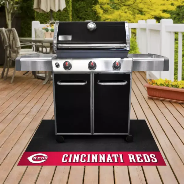 MLB Cincinnati Reds 26"x42" Grill Mat