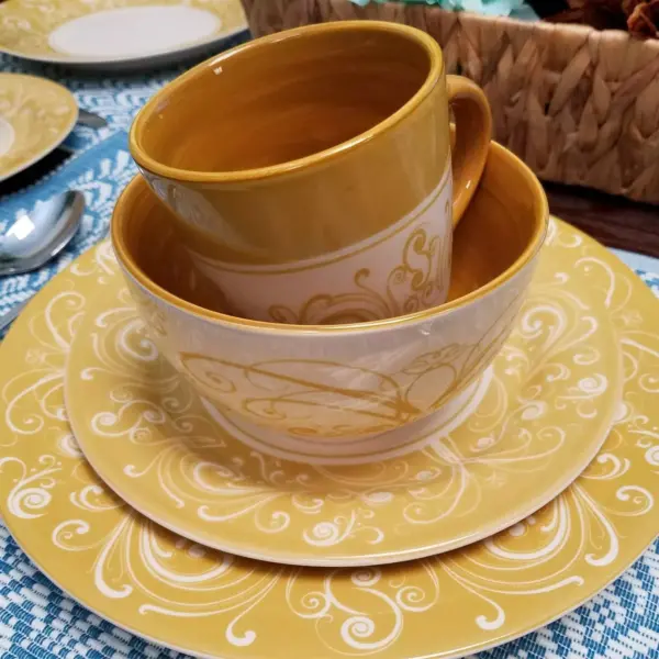 16pc Stoneware Delight Dinnerware Set Yellow - Elama