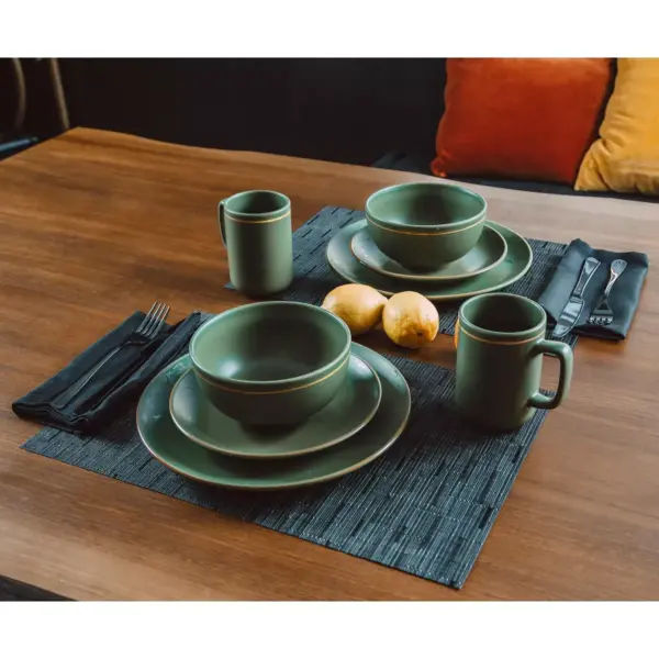 Robe Factory LLC HALO Master Chief 117 Stoneware 8-Piece Dinnerware Set | Plates, Bowls, Mugs