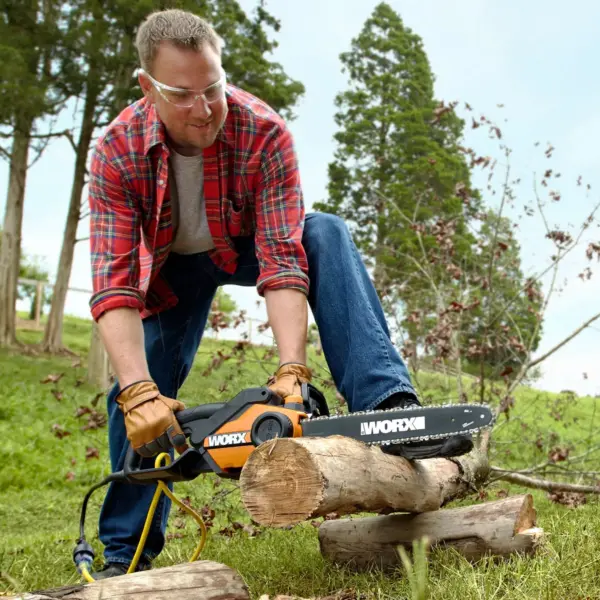 Worx WG305 14" - 8 Amp Chainsaw, Tool-Free Chain-Tensioning