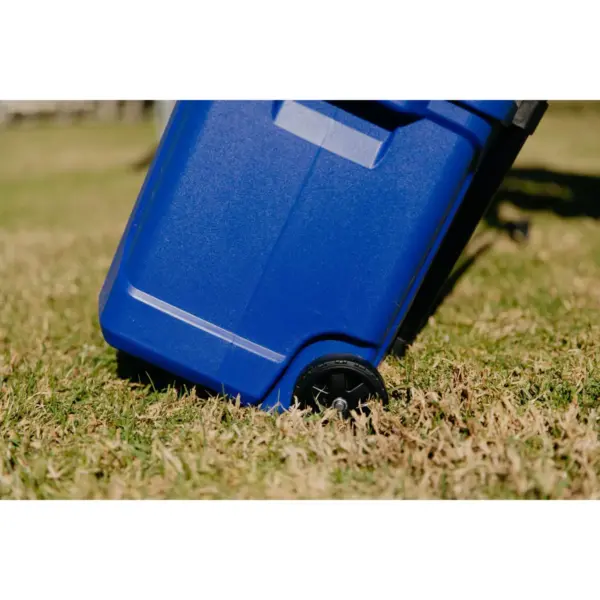 Igloo Latitude 30qt Roller Cooler