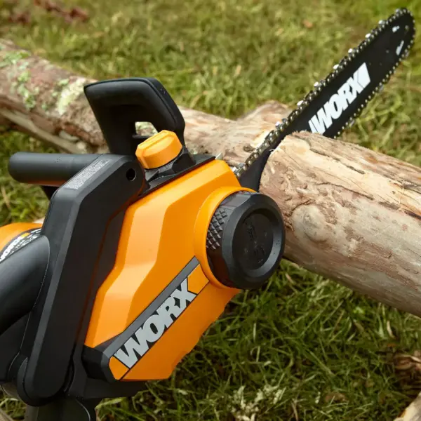 Worx WG305 14" - 8 Amp Chainsaw, Tool-Free Chain-Tensioning