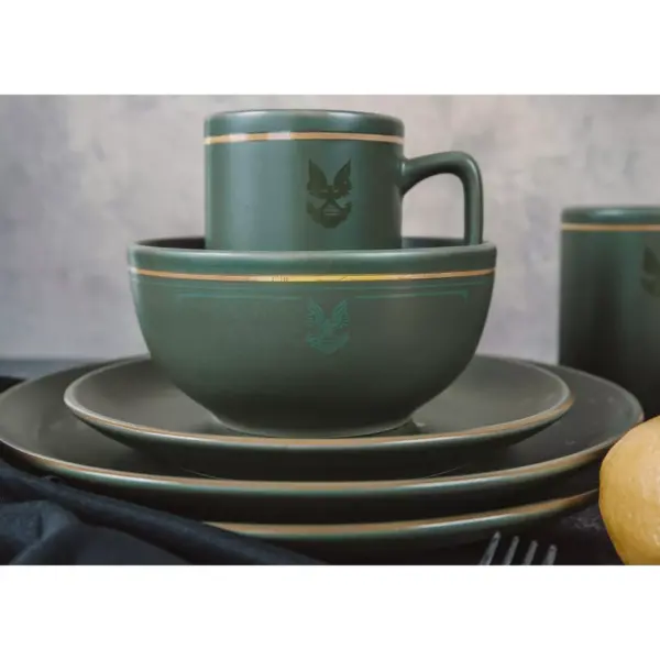 Robe Factory LLC HALO Master Chief 117 Stoneware 8-Piece Dinnerware Set | Plates, Bowls, Mugs