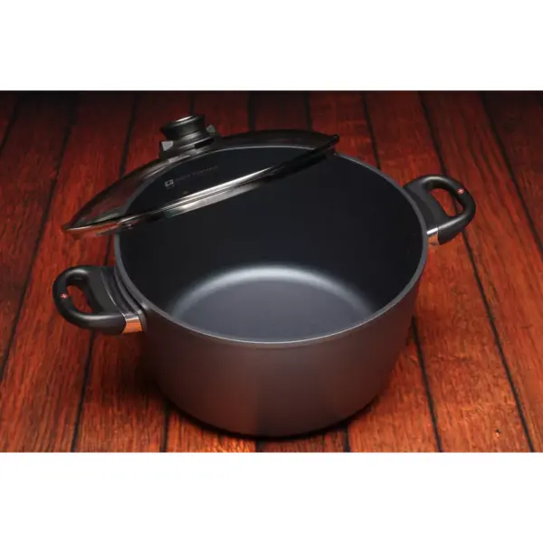 Swiss Diamond 6.3qt Dutch Oven with Lid