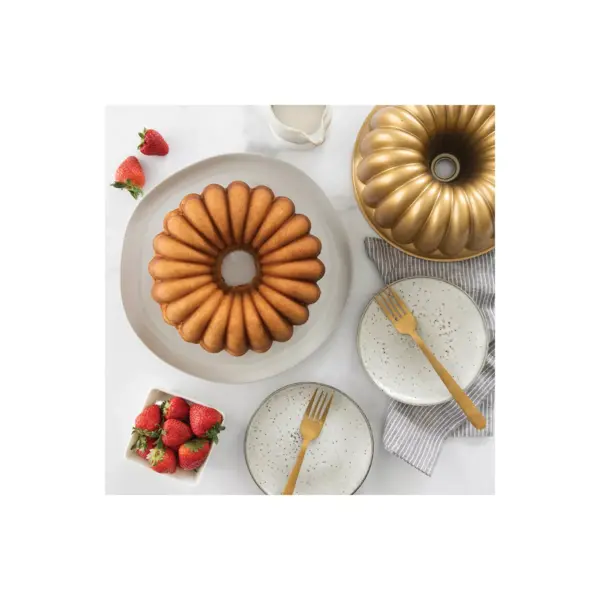 Nordic Ware Elegant Party Bundt Pan