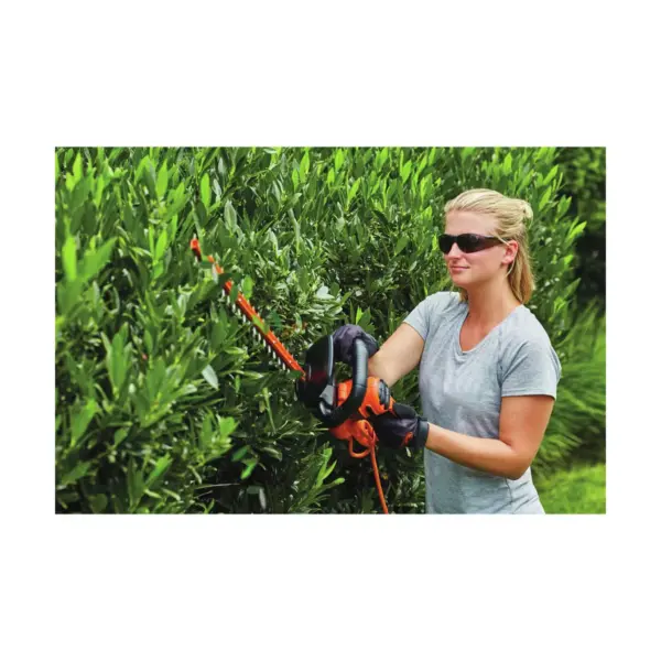 Black & Decker BEHT200 18 in. Electric Hedge Trimmer