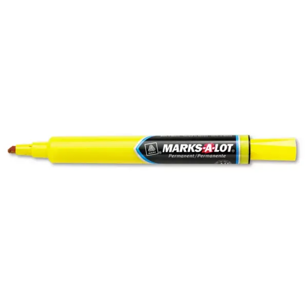 Avery Marks-A-Lot Large Desk-Style Permanent Marker Chisel Tip Yellow Dozen 08882