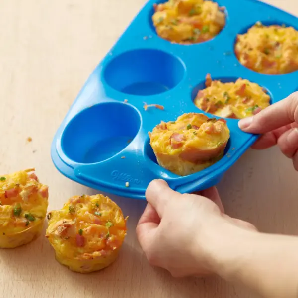 Wilton 6 Cup Easy-Flex Silicone Muffin & Cupcake Pan