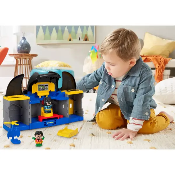 ​Fisher-Price Little People DC Super Friends Batcave