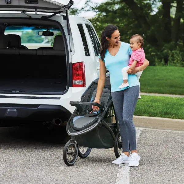 Graco FastAction Jogger LX Travel System with SnugRide Infant Car Seat - Cielo